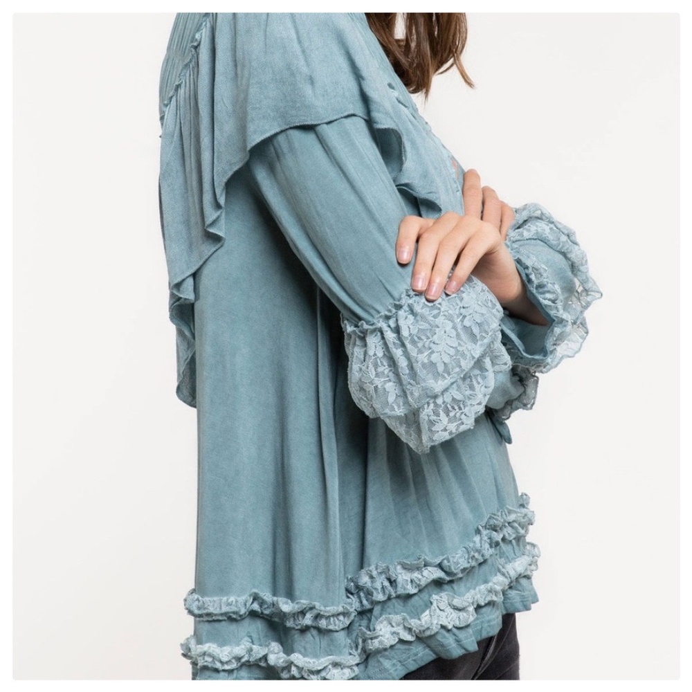 POL Vikki Blue Sage Flowy Top - Picture 11 of 16